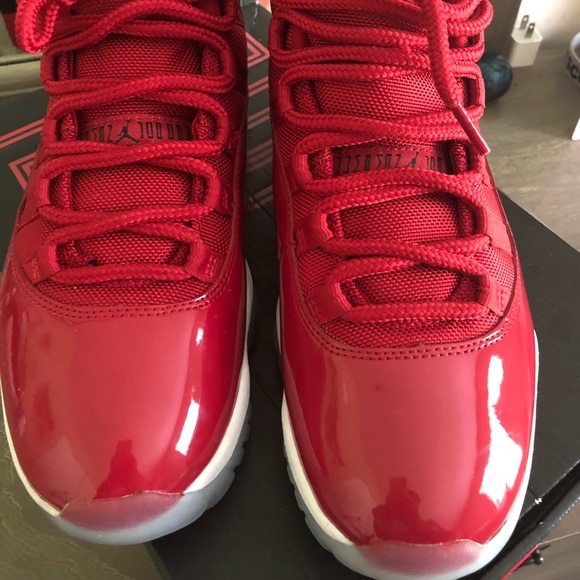 Jordan 11 Red Men size 8 - Picture 5 of 5